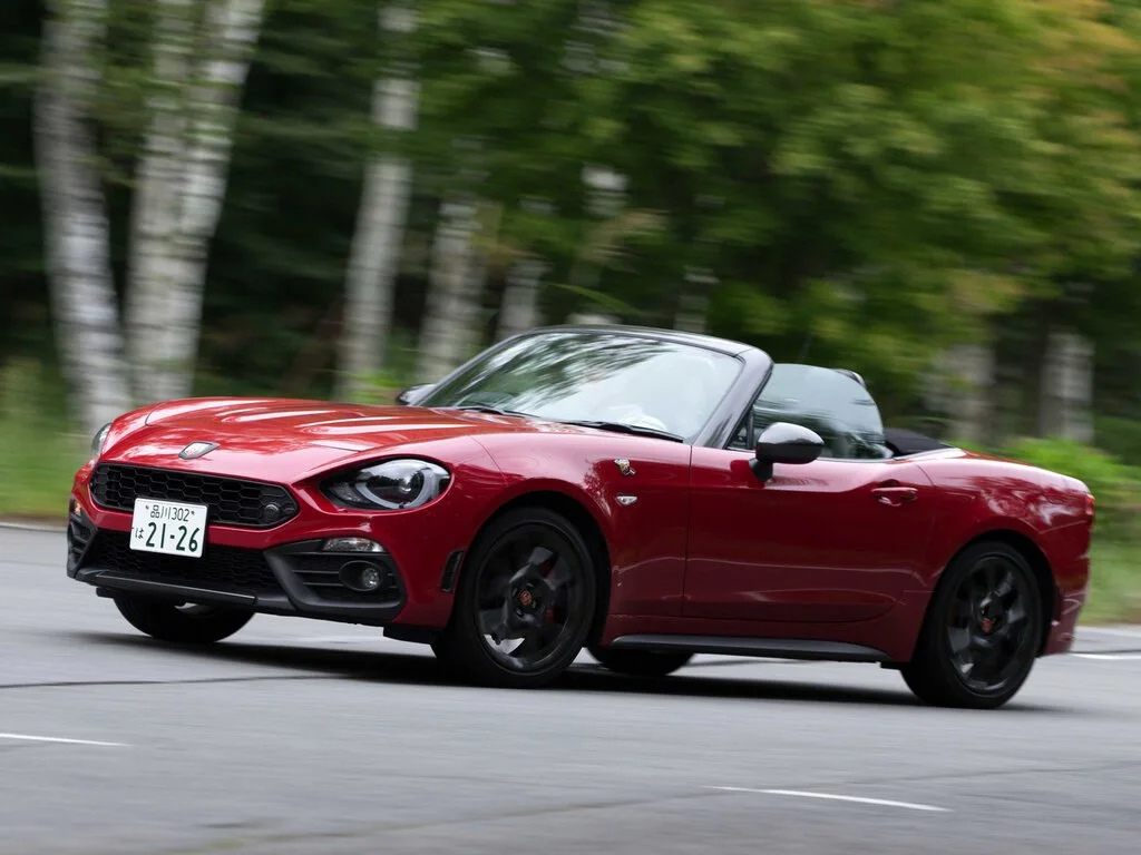 Фото Abarth 124 Spider (2020) — внешний вид, фото 5. Кузов снаружи: пропорции и линии Abarth 124 Spider (2020) — внешний вид, фото 5