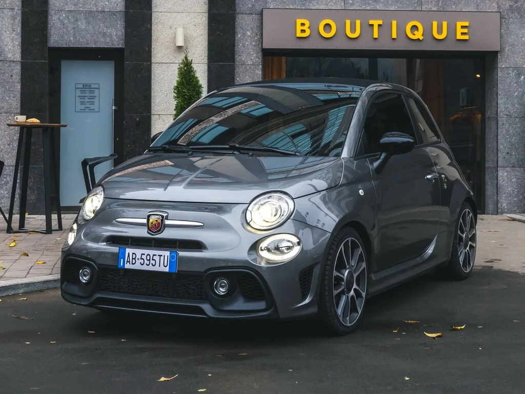 Фото Abarth 595 (2022) — внешний вид, фото 3. Кузов снаружи: пропорции и линии Abarth 595 (2022) — внешний вид, фото 3