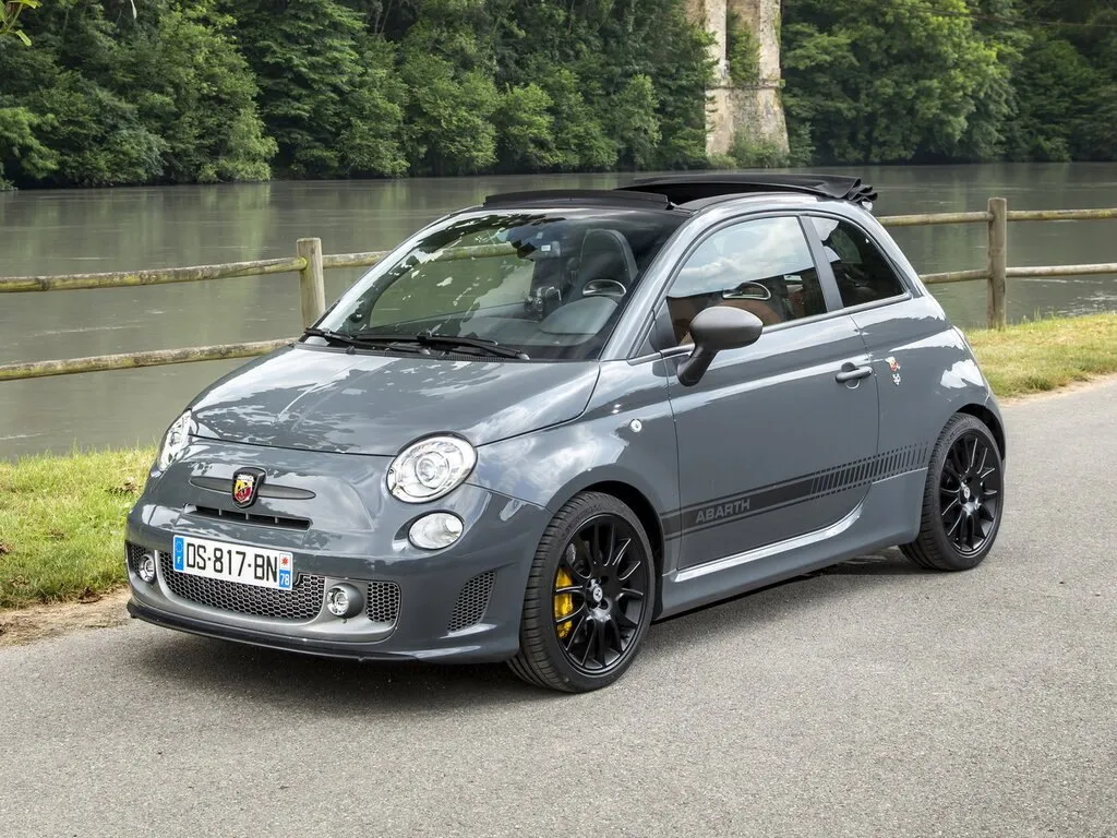 Фото Abarth 595 (2022) — внешний вид, фото 8. Общий вид машины снаружи Abarth 595 (2022) — внешний вид, фото 8