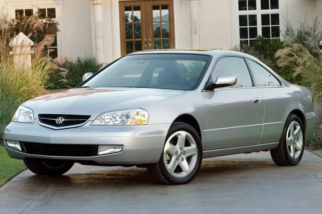 Фото Acura CL (2003) — вид спереди, фото 4. Анфас: решётка, форма фар и бампер — по ним модель и узнают на дороге Acura CL (2003) — вид спереди, фото 4