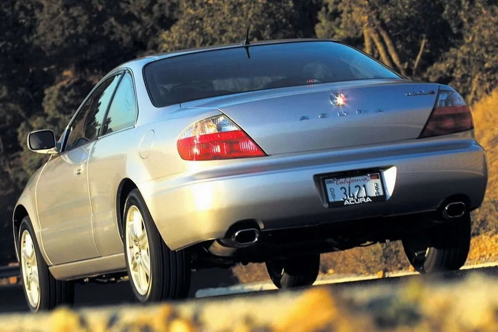 Фото Acura CL (2003) — вид сзади, фото 3. Сзади-сбоку: свес кормы и стойка пятой двери Acura CL (2003) — вид сзади, фото 3