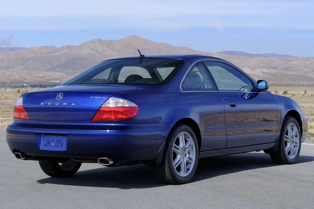 Фото Acura CL (2003) — вид сзади, фото 7. Корма: рисунок фонарей, бампер и оформление пятой двери Acura CL (2003) — вид сзади, фото 7