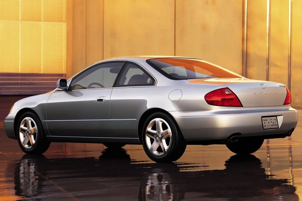 Фото Acura CL (2003) — вид сзади, фото 8. Задняя часть крупно: ширина кормы и выпускная система Acura CL (2003) — вид сзади, фото 8
