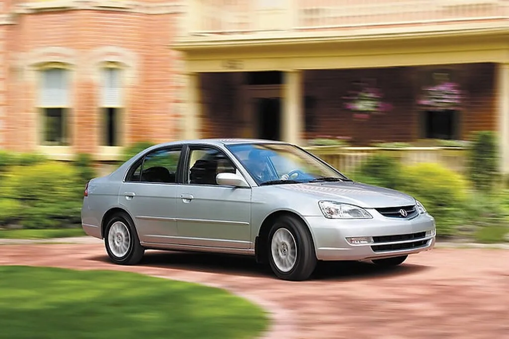Фото Acura EL (2003) — внешний вид, фото 3. Кузов снаружи: пропорции и линии Acura EL (2003) — внешний вид, фото 3