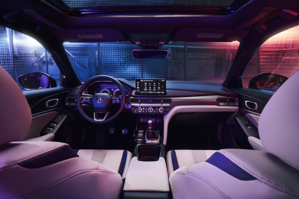 Фото Acura Integra (2023) — интерьер, фото 5. Салон целиком: как расставлены кресла и что под рукой у водителя Acura Integra (2023) — интерьер, фото 5