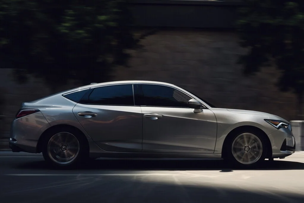 Фото Acura Integra (2023) — вид сбоку, фото 2. Вид сбоку целиком: колёсная база и размер арок Acura Integra (2023) — вид сбоку, фото 2