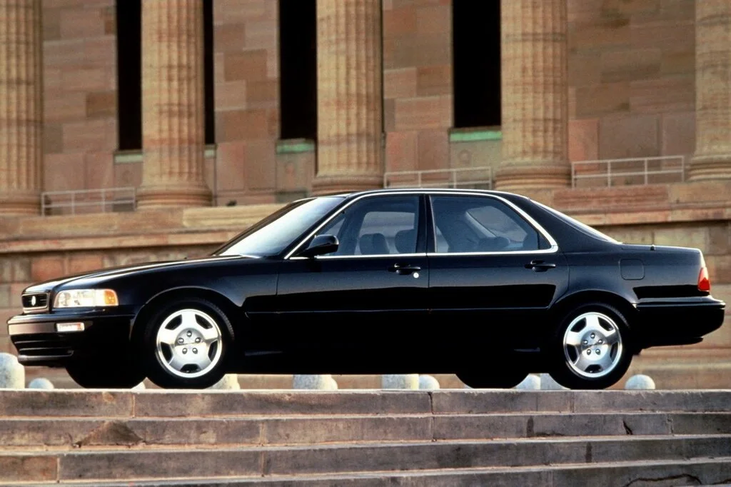 Фото Acura Legend (1992) — вид сбоку, фото 5. Вид сбоку целиком: колёсная база и размер арок Acura Legend (1992) — вид сбоку, фото 5