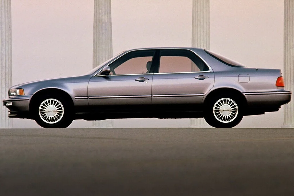 Фото Acura Legend (1992) — вид сбоку, фото 7. Профиль: длина кузова, линия крыши и посадка на колёсах Acura Legend (1992) — вид сбоку, фото 7