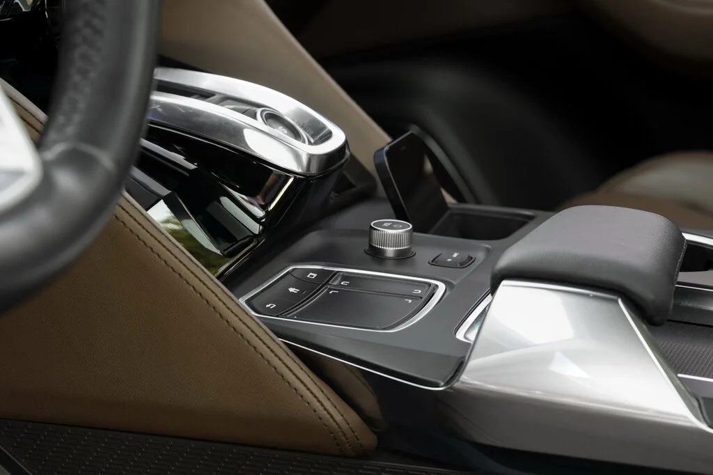 Фото Acura MDX (2024) — селектор передач. Селектор передач и кнопки режимов движения Acura MDX (2024) — селектор передач