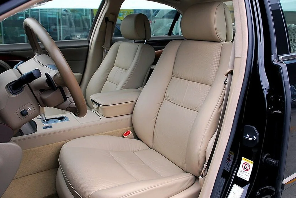 Фото Acura RL (2012) — передние сиденья. Передние кресла: профиль спинки, подушка и отделка Acura RL (2012) — передние сиденья