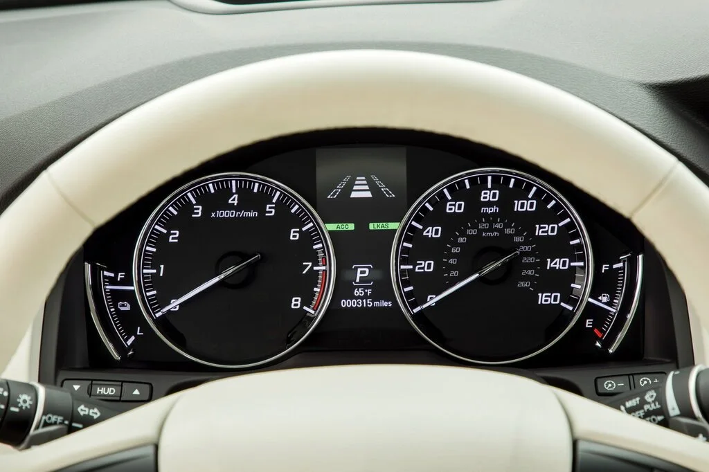 Фото Acura RLX (2017) — приборная панель. Цифровые приборы за рулём — то, что видит водитель Acura RLX (2017) — приборная панель