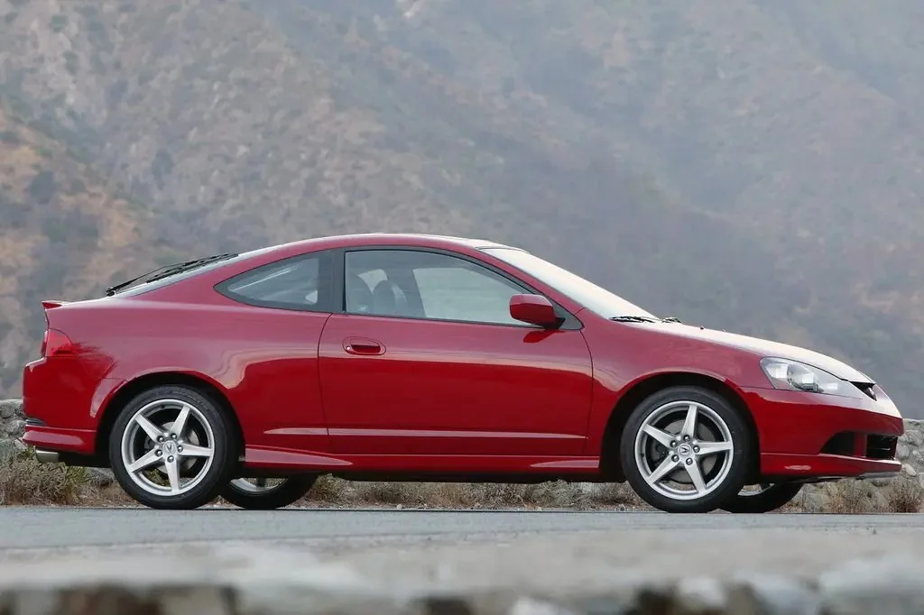 Фото Acura RSX (2006) — вид сбоку, фото 2. Вид сбоку целиком: колёсная база и размер арок Acura RSX (2006) — вид сбоку, фото 2