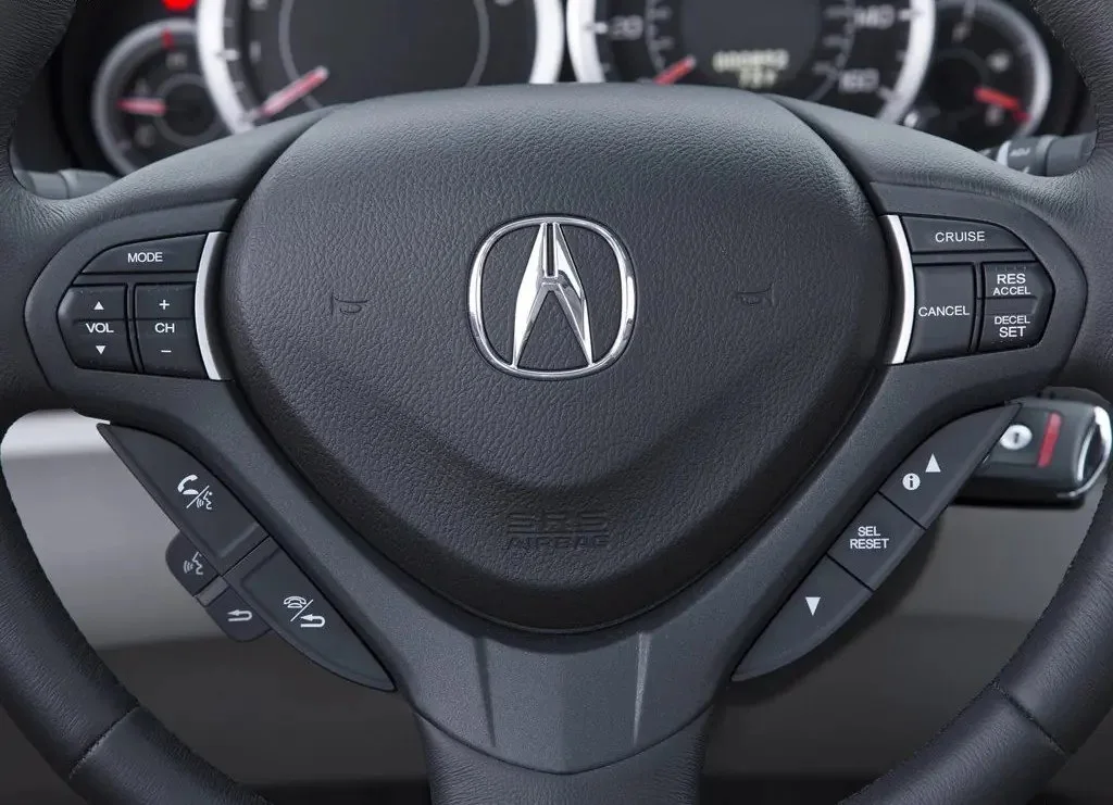 Фото Acura TSX (2014) — руль, фото 2. Руль со стороны водительской двери: посадка и обзор приборов Acura TSX (2014) — руль, фото 2
