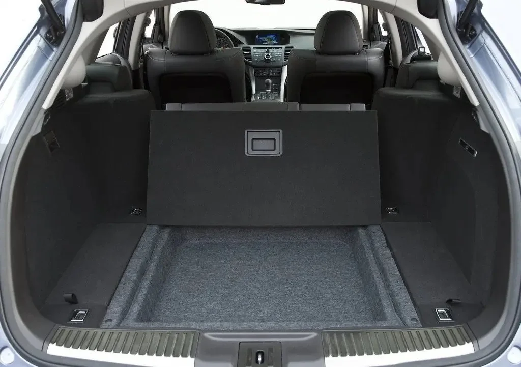 Фото Acura TSX (2014) — багажник. Багажник: погрузочная высота и форма проёма Acura TSX (2014) — багажник