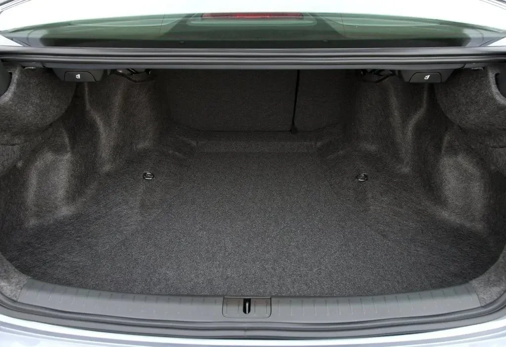Фото Acura TSX (2014) — багажник, фото 5. Багажник: погрузочная высота и форма проёма Acura TSX (2014) — багажник, фото 5
