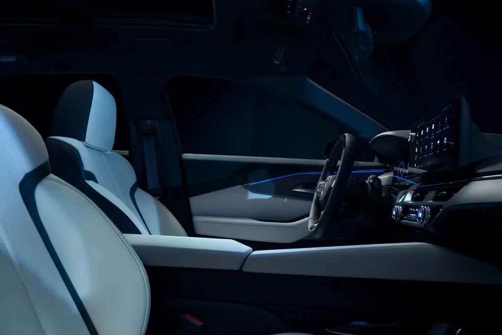 Фото Acura ZDX (2024) — интерьер, фото 6. Обзор салона: отделка, стыки панелей и рабочее место водителя Acura ZDX (2024) — интерьер, фото 6