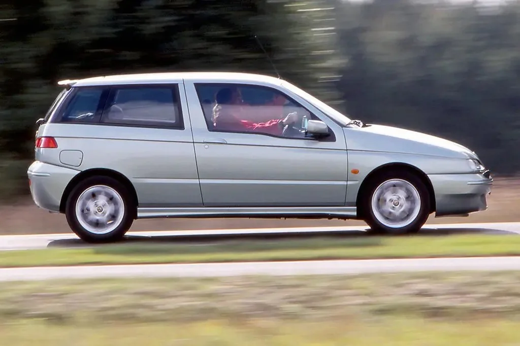 Alfa Romeo 145