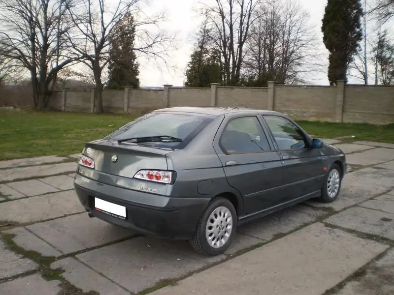 Alfa Romeo 146 (2000) — внешний вид