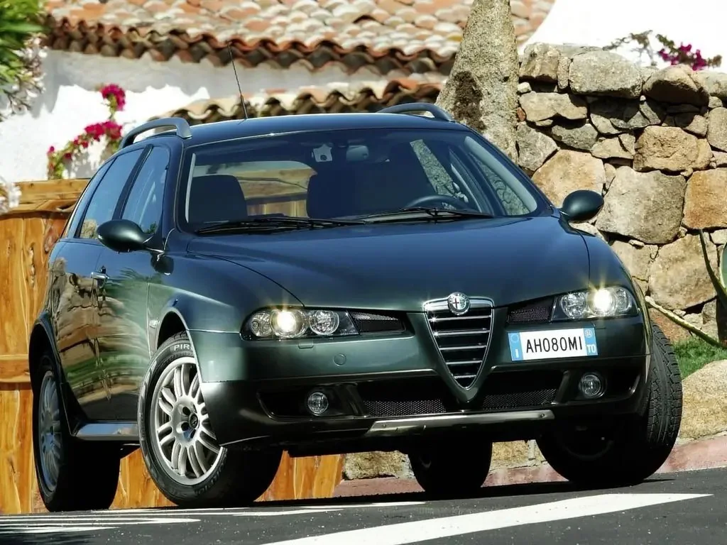 Фото Alfa Romeo 156 (2007) — внешний вид, фото 6. Общий вид машины снаружи Alfa Romeo 156 (2007) — внешний вид, фото 6