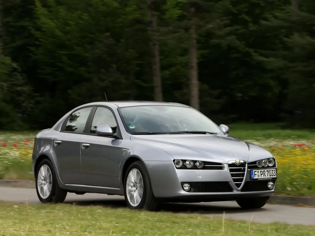 Фото Alfa Romeo 159 (2009) — внешний вид, фото 5. Кузов снаружи: пропорции и линии Alfa Romeo 159 (2009) — внешний вид, фото 5