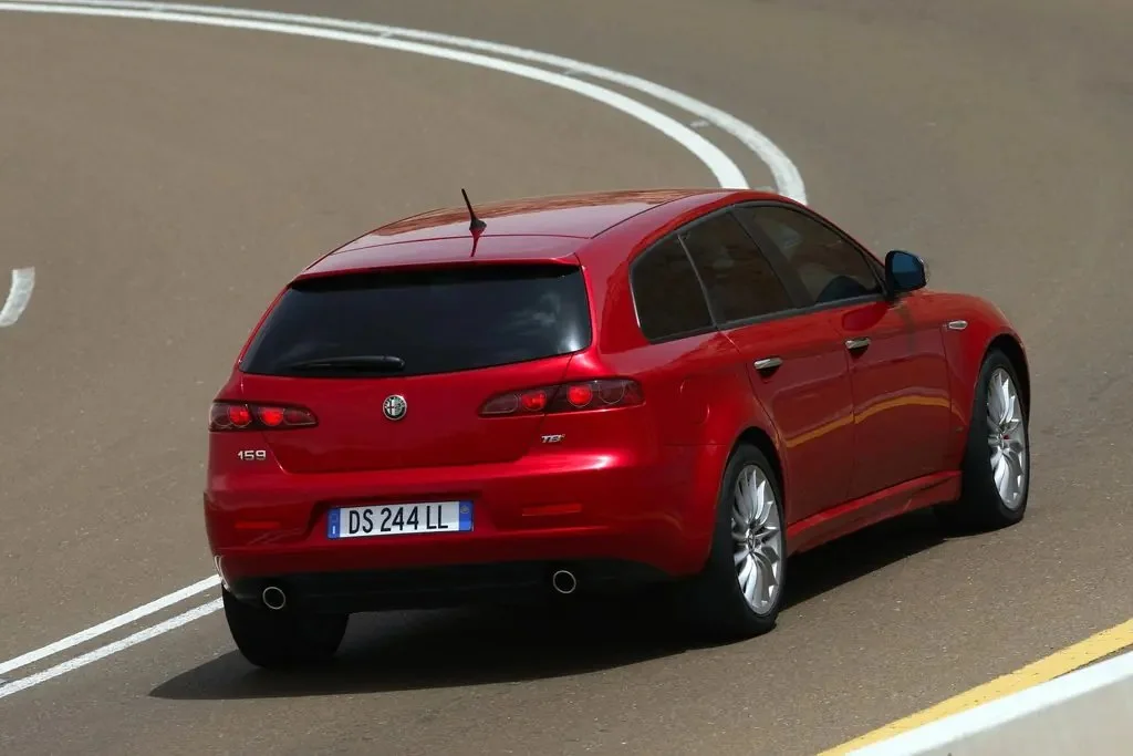 Alfa Romeo 159 (2009) — вид сзади