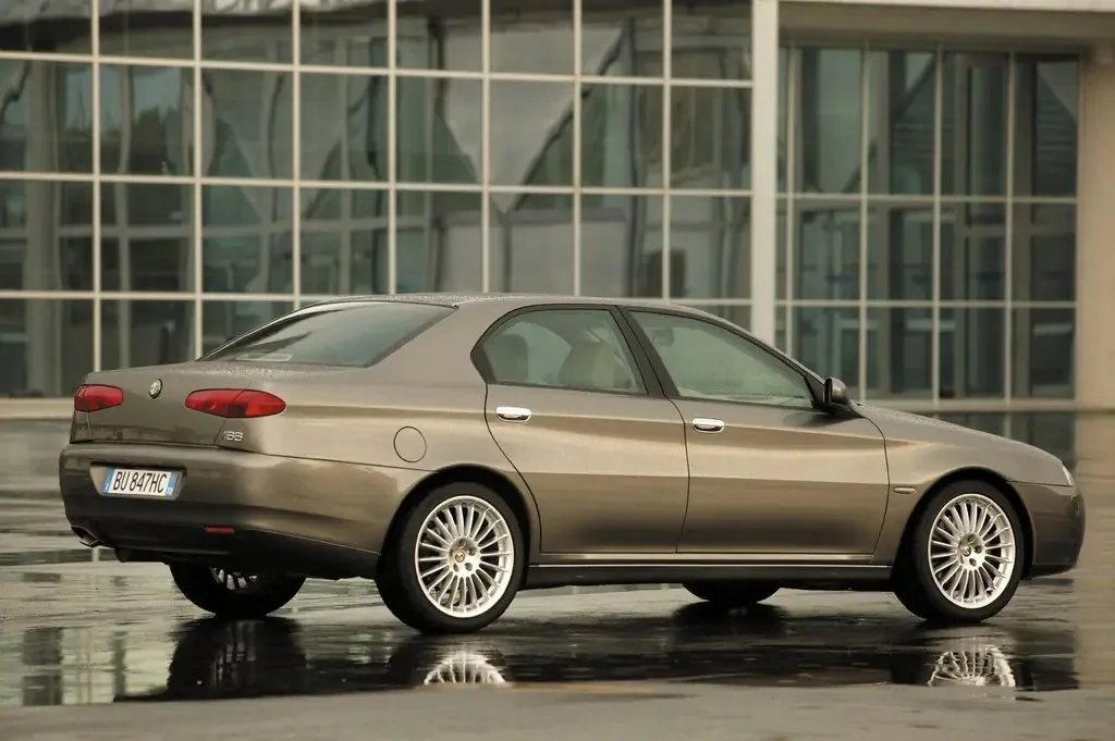 Alfa Romeo 166 (2003) — внешний вид, фото 3