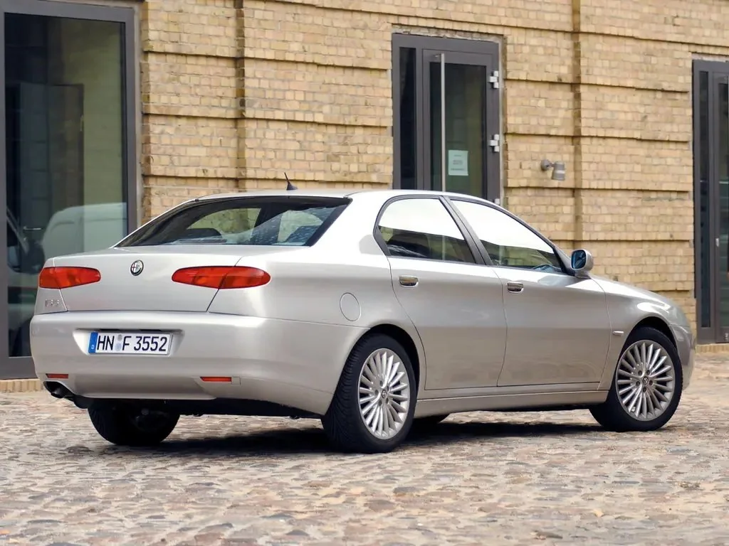 Alfa Romeo 166 (2003) — вид сзади