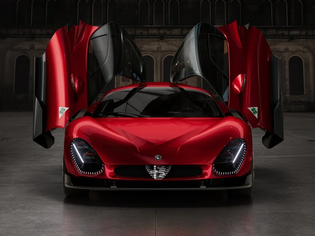Фото Alfa Romeo 33 Stradale (2024) — внешний вид, фото 2. Общий вид машины снаружи Alfa Romeo 33 Stradale (2024) — внешний вид, фото 2