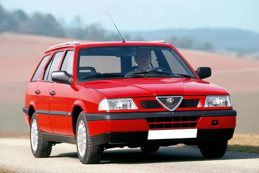 Фото Alfa Romeo 33 (1994) — внешний вид, фото 8. Общий вид машины снаружи Alfa Romeo 33 (1994) — внешний вид, фото 8