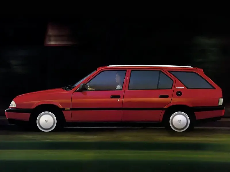 Alfa Romeo 33 (1994) — вид сбоку