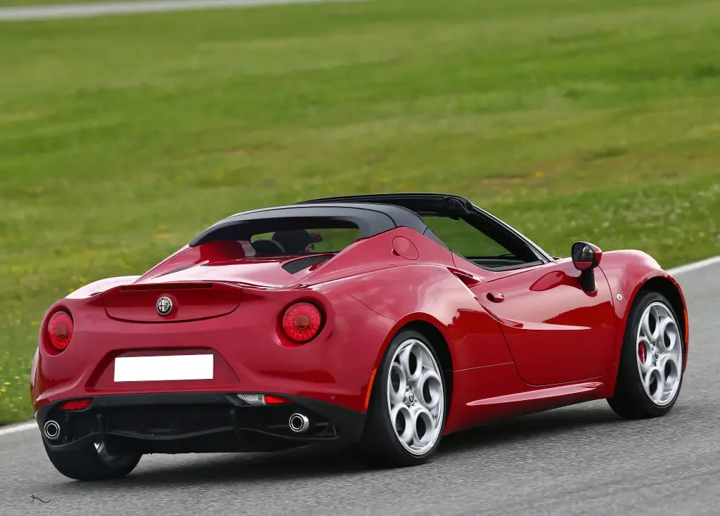 Фото Alfa Romeo 4C (2020) — внешний вид, фото 5. Кузов снаружи: пропорции и линии Alfa Romeo 4C (2020) — внешний вид, фото 5