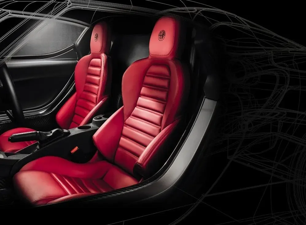 Фото Alfa Romeo 4C (2020) — интерьер, фото 2. Салон целиком: как расставлены кресла и что под рукой у водителя Alfa Romeo 4C (2020) — интерьер, фото 2