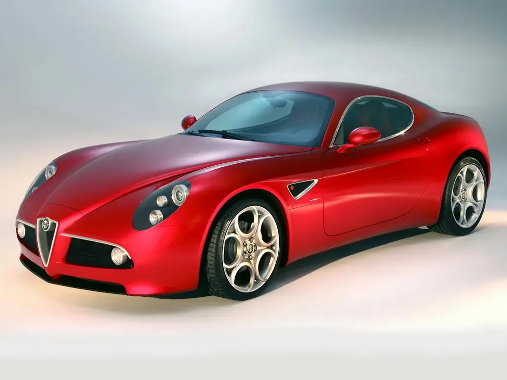 Фото Alfa Romeo 8C (2010) — внешний вид, фото 4. Общий вид машины снаружи Alfa Romeo 8C (2010) — внешний вид, фото 4