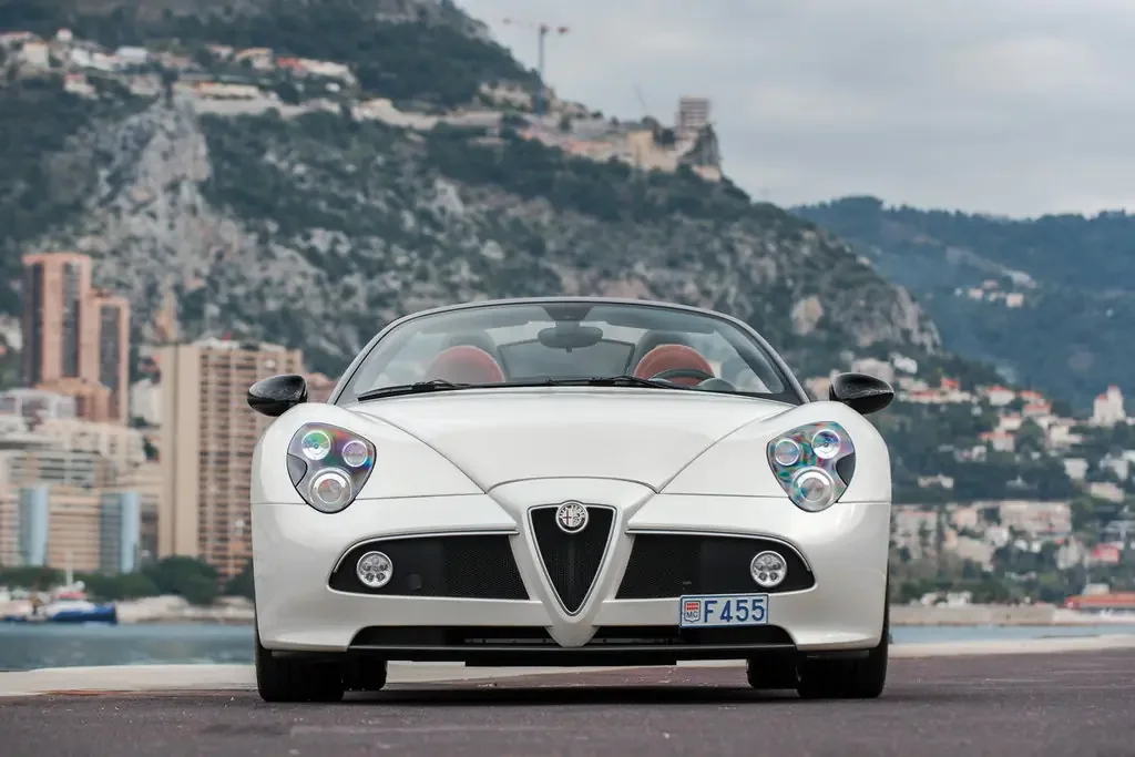 Alfa Romeo 8C