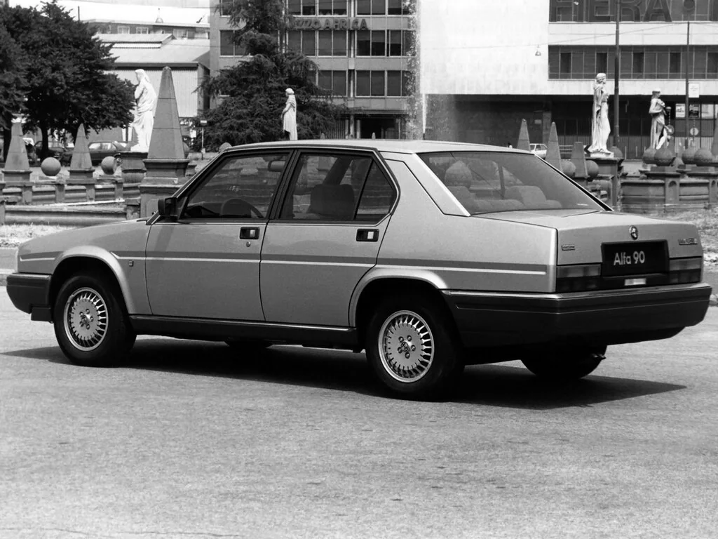 Alfa Romeo 90 (1987) — внешний вид, фото 3