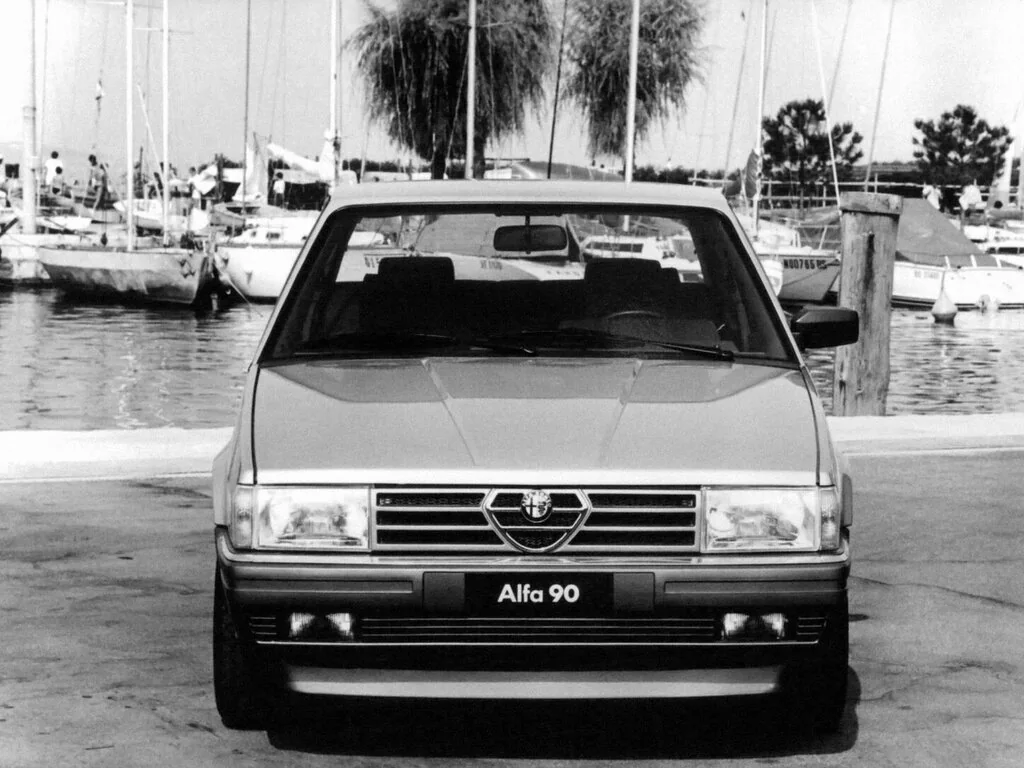 Alfa Romeo 90 (1987) — вид спереди