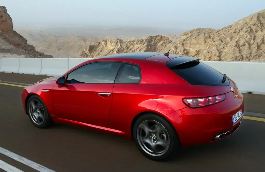 Фото Alfa Romeo Brera (2010) — внешний вид, фото 2. Общий вид машины снаружи Alfa Romeo Brera (2010) — внешний вид, фото 2