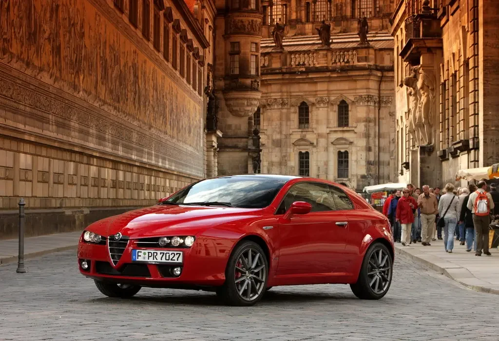 Фото Alfa Romeo Brera (2010) — внешний вид, фото 3. Кузов снаружи: пропорции и линии Alfa Romeo Brera (2010) — внешний вид, фото 3