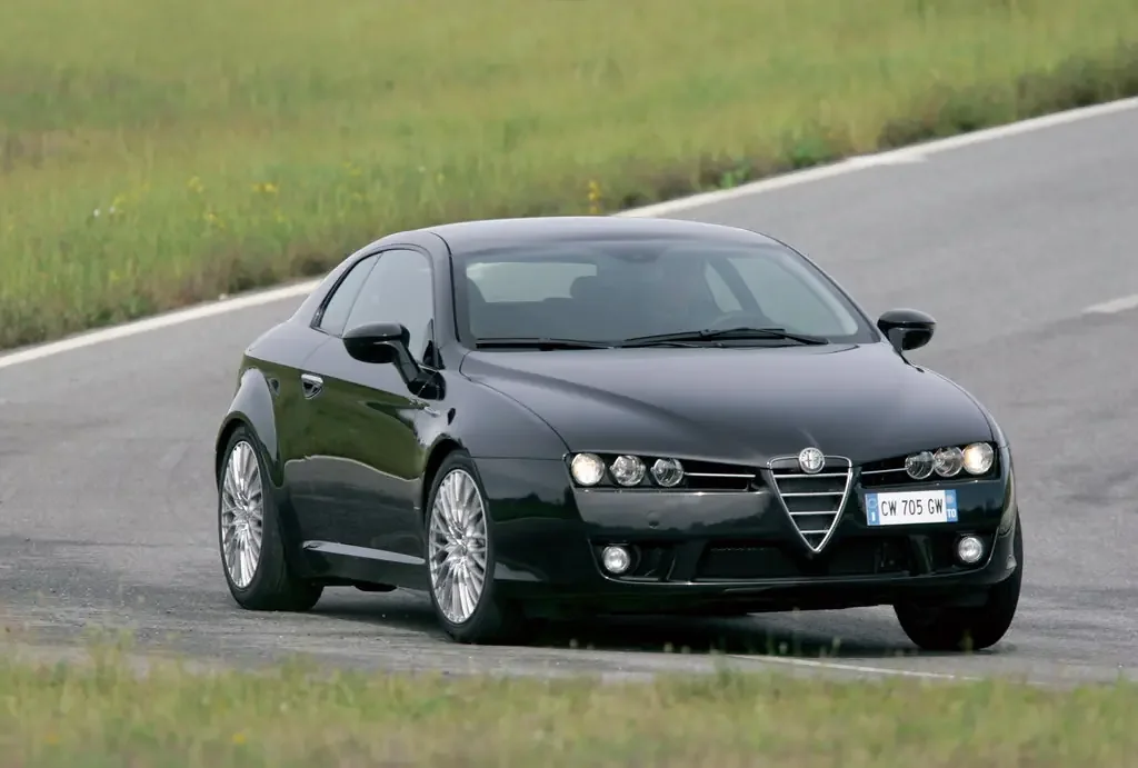 Фото Alfa Romeo Brera (2010) — внешний вид, фото 5. Кузов снаружи: пропорции и линии Alfa Romeo Brera (2010) — внешний вид, фото 5