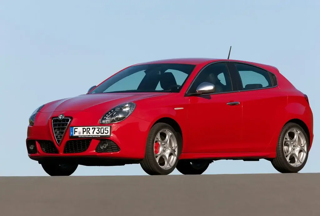 Фото Alfa Romeo Giulietta (2020) — внешний вид, фото 4. Общий вид машины снаружи Alfa Romeo Giulietta (2020) — внешний вид, фото 4