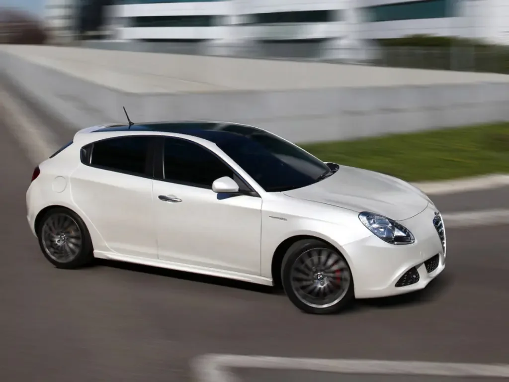 Фото Alfa Romeo Giulietta (2020) — внешний вид, фото 6. Общий вид машины снаружи Alfa Romeo Giulietta (2020) — внешний вид, фото 6