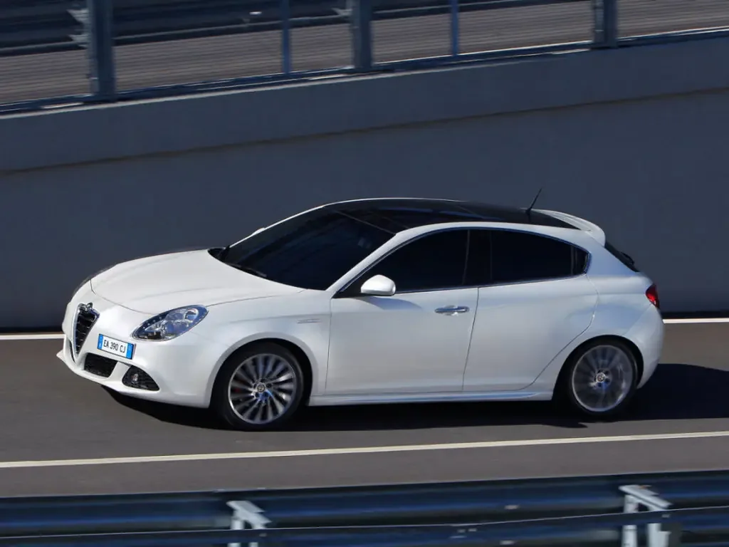 Фото Alfa Romeo Giulietta (2020) — внешний вид, фото 7. Кузов снаружи: пропорции и линии Alfa Romeo Giulietta (2020) — внешний вид, фото 7