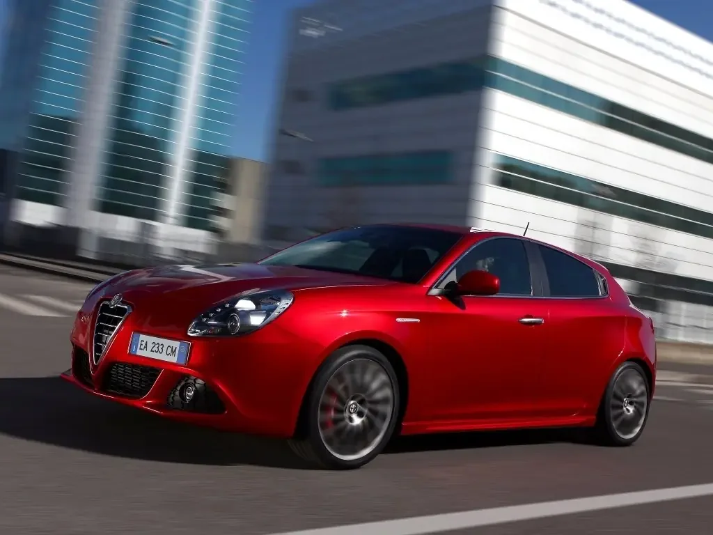 Фото Alfa Romeo Giulietta (2020) — внешний вид, фото 8. Общий вид машины снаружи Alfa Romeo Giulietta (2020) — внешний вид, фото 8