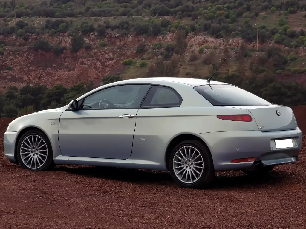 Alfa Romeo GT (2010) — внешний вид, фото 2