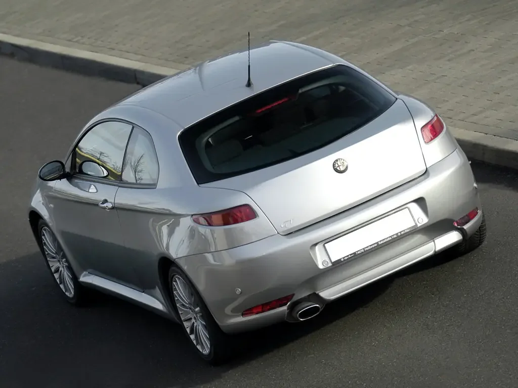 Фото Alfa Romeo GT (2010) — внешний вид, фото 3. Кузов снаружи: пропорции и линии Alfa Romeo GT (2010) — внешний вид, фото 3