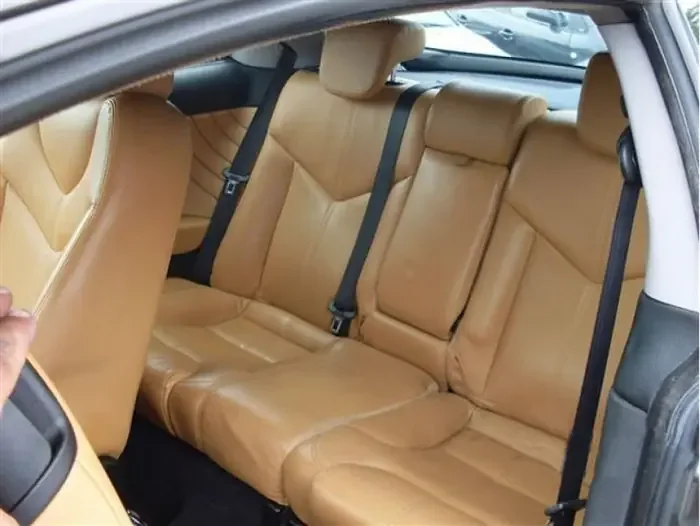 Фото Alfa Romeo GT (2010) — второй ряд. Второй ряд: посадка, подлокотник и запас места Alfa Romeo GT (2010) — второй ряд