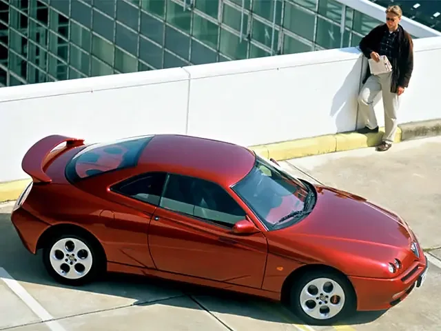 Фото Alfa Romeo GTV (2003) — внешний вид, фото 6. Общий вид машины снаружи Alfa Romeo GTV (2003) — внешний вид, фото 6