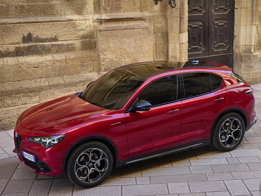 Фото Alfa Romeo Stelvio (2023) — внешний вид, фото 3. Кузов снаружи: пропорции и линии Alfa Romeo Stelvio (2023) — внешний вид, фото 3