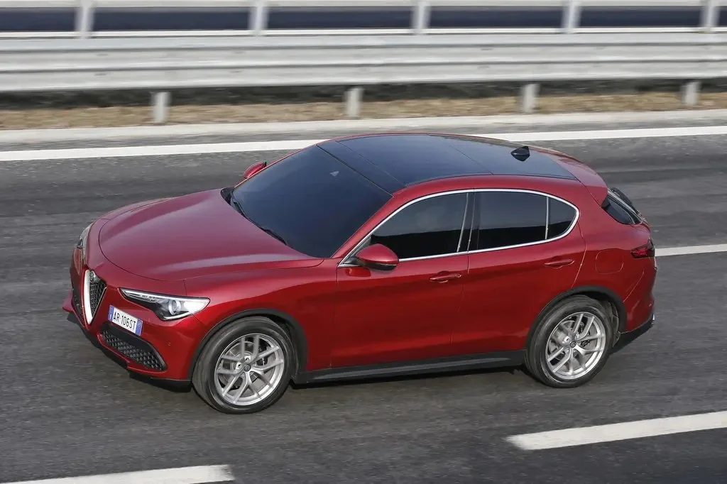 Фото Alfa Romeo Stelvio (2023) — внешний вид, фото 5. Кузов снаружи: пропорции и линии Alfa Romeo Stelvio (2023) — внешний вид, фото 5