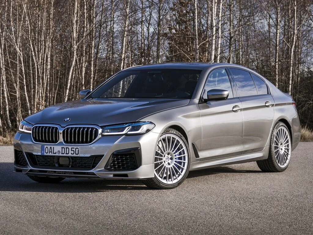 Фото Alpina B5 (2023) — вид спереди, фото 4. Анфас: решётка, форма фар и бампер — по ним модель и узнают на дороге Alpina B5 (2023) — вид спереди, фото 4